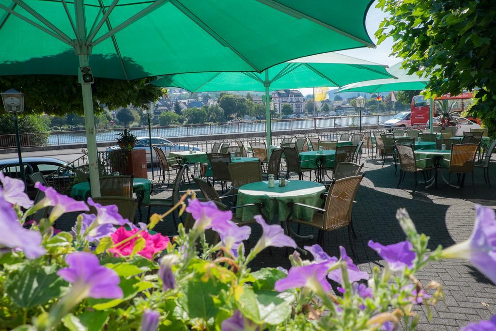 Panorama-Cafe Moselgarten Альф Экстерьер фото