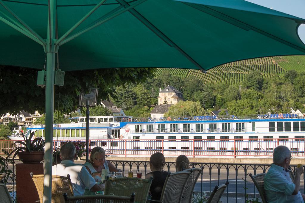 Panorama-Cafe Moselgarten Альф Экстерьер фото