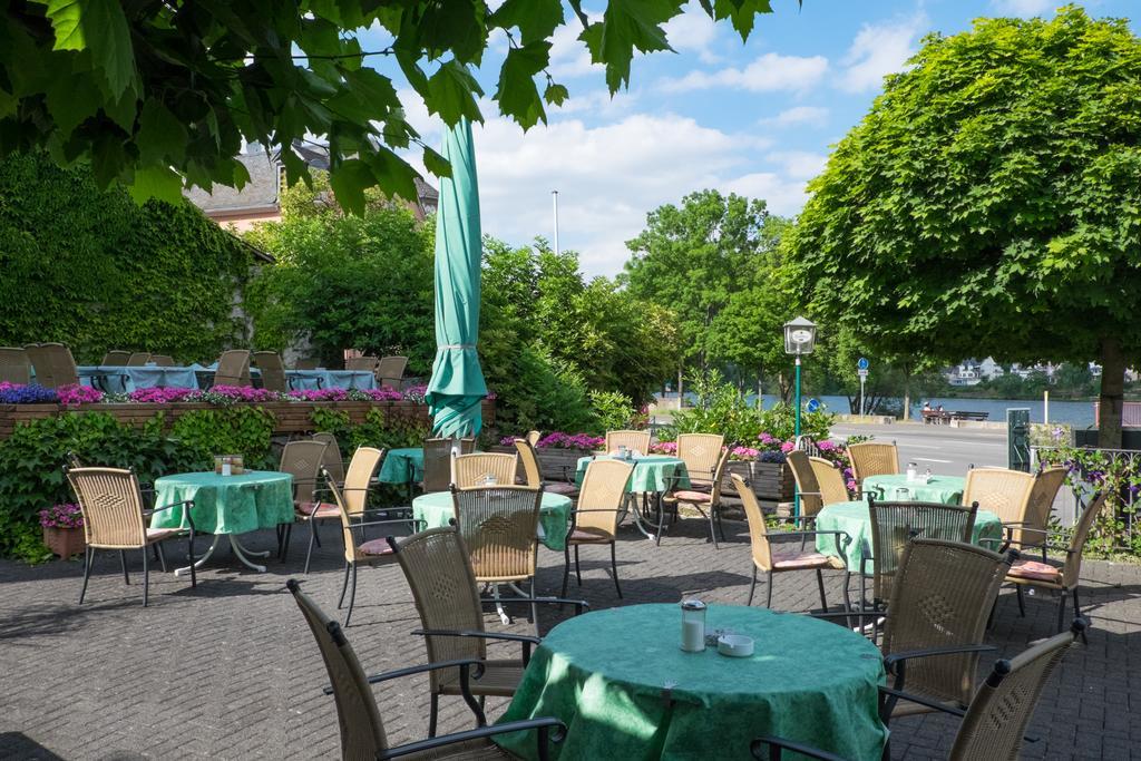 Panorama-Cafe Moselgarten Альф Экстерьер фото
